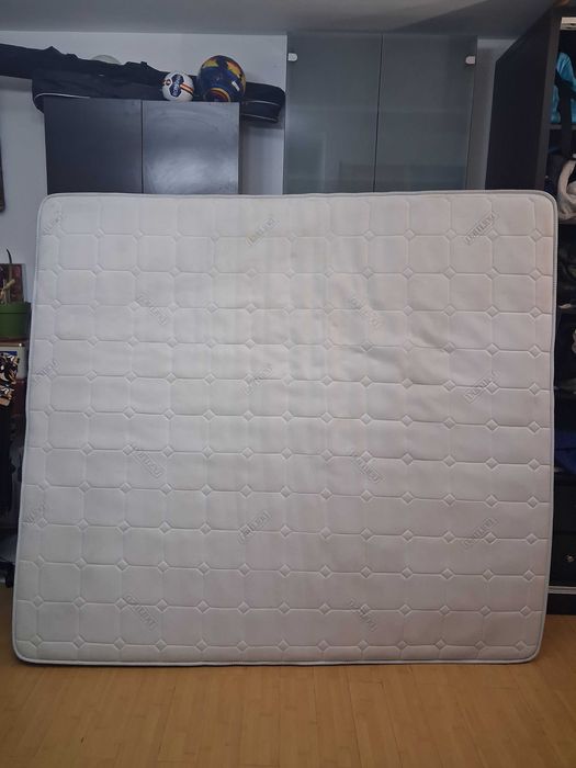 Vand saltea dormeo second hand