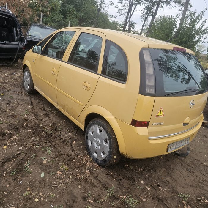 Опел MERIVA 1.7 cdti на части само
