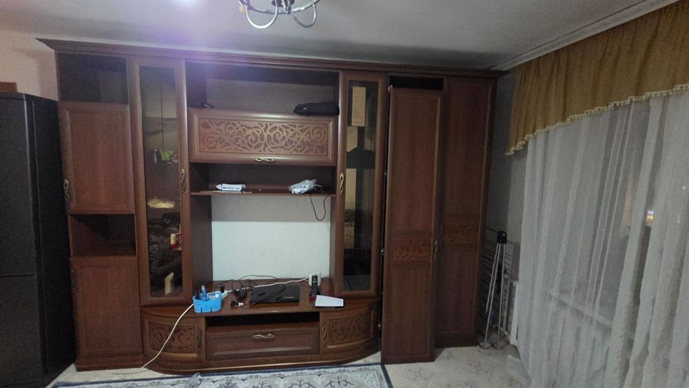 Стенка в отличном состоянии