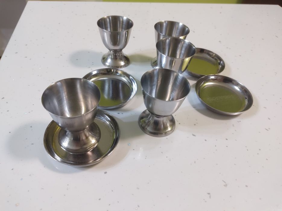 Метални ракиени чашки и чинийки