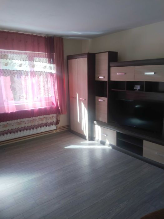 Garoniera decomandata, etaj 2