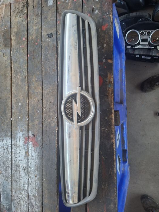 Grila fata opel meriva 2007