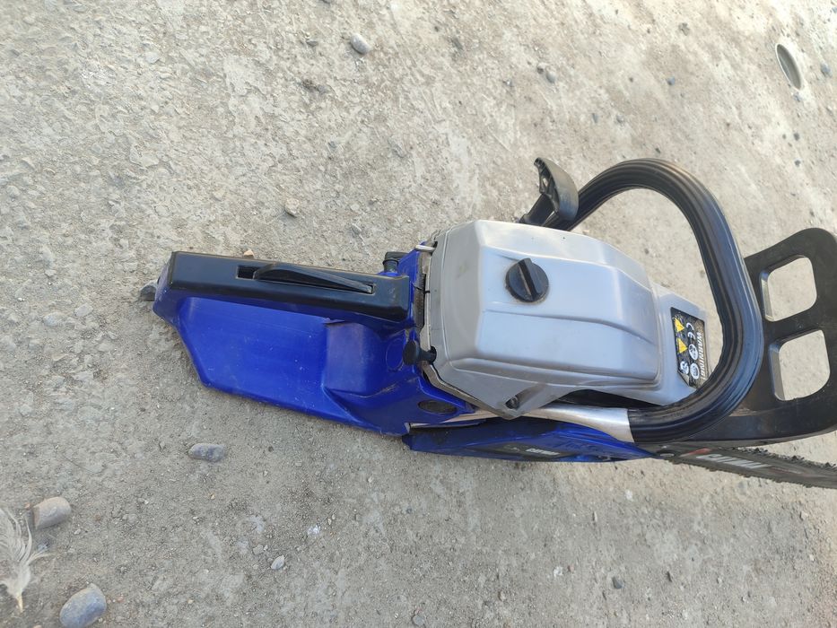 Продам бензапилу