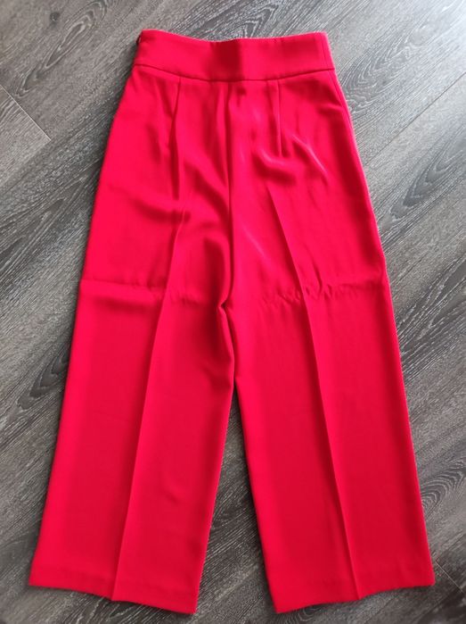 Pantaloni Zara wide leg, de culoare rosie, marimea xs.