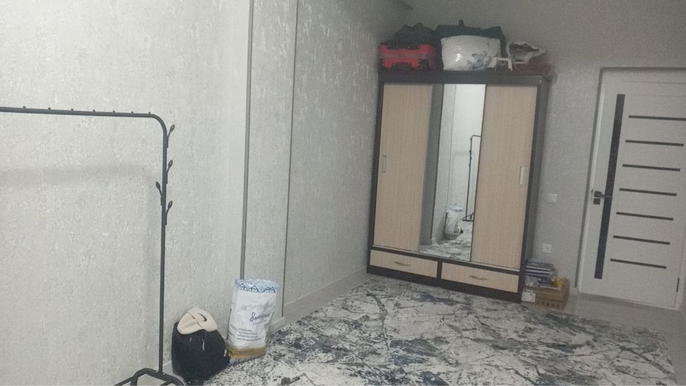 Qizlarga kvartira. 1- metro bekatining oldida(2daqiqalik yoʻl)