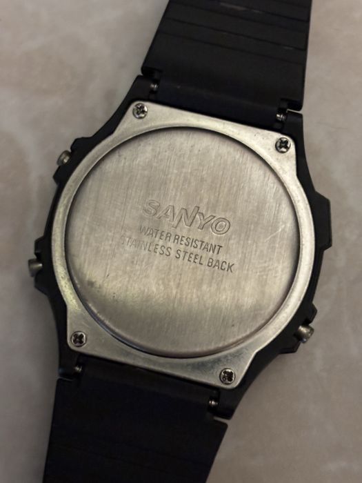 Lot Sanyo 2 bc  ceasuri digitale