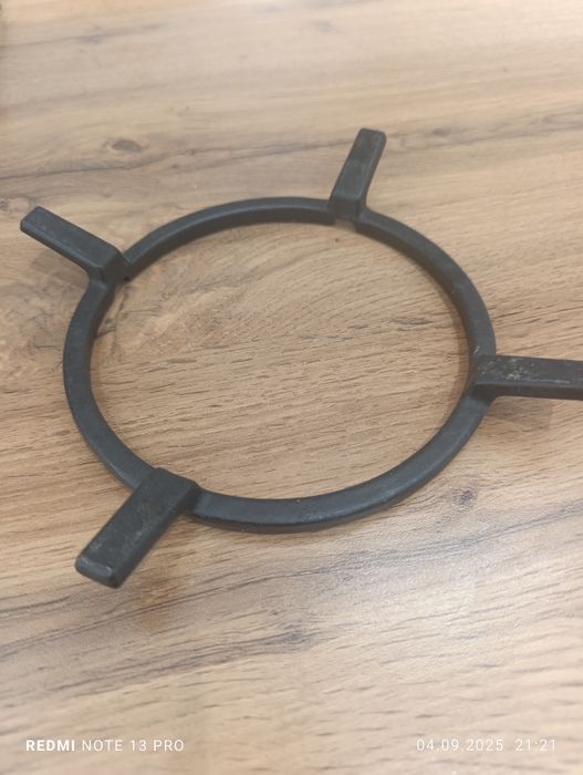 Срочно варочная панель от Midea