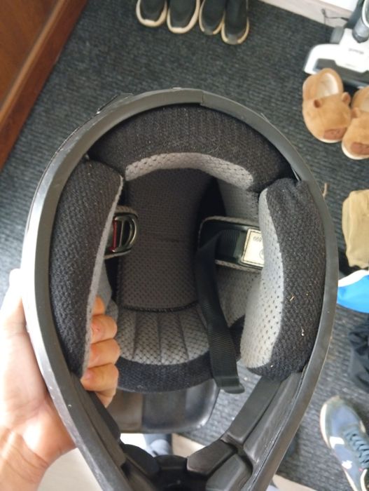 Vând 3 căști Moto! Shoe , Mt Helmet și Nox