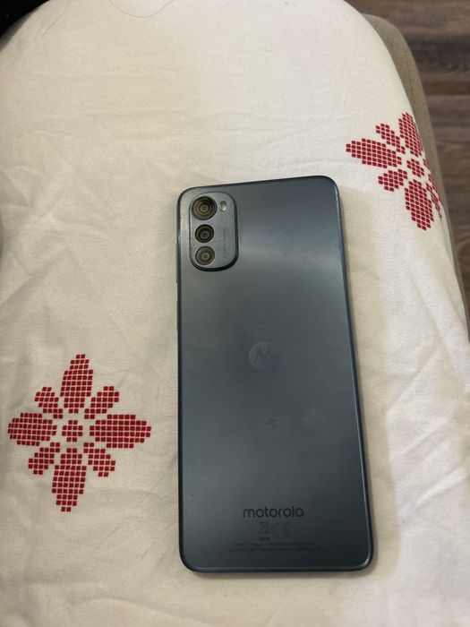 Motorola E32s ………
