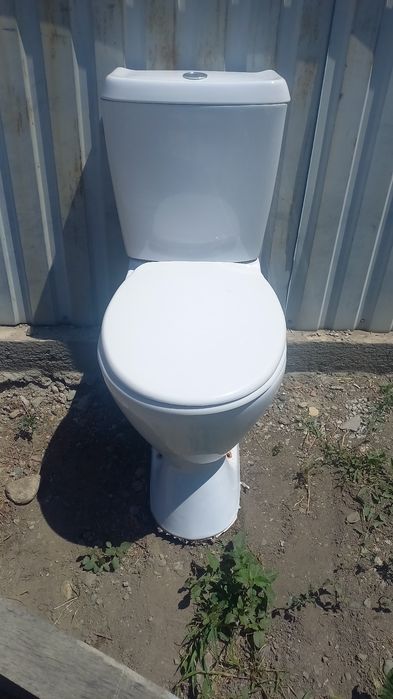 Продам унитаз б/у. Есть доставка.