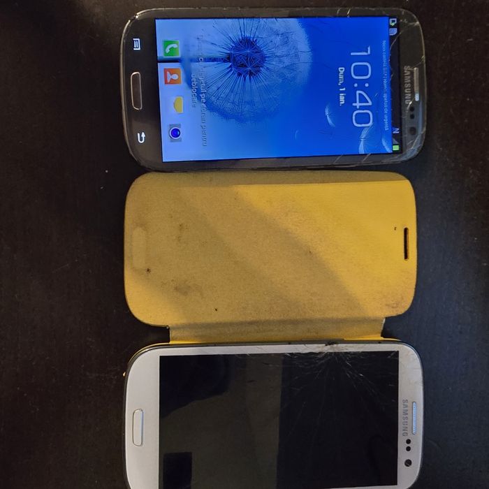 Doua bucati Galaxy S3 o singura baterie