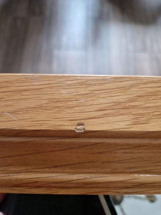 Oglindă decorativă cu ramă din lemn – stil clasic, elegantă