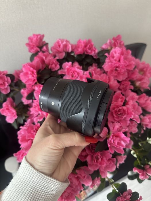 Объектив Sigma 16mm f/1.4 DC DN