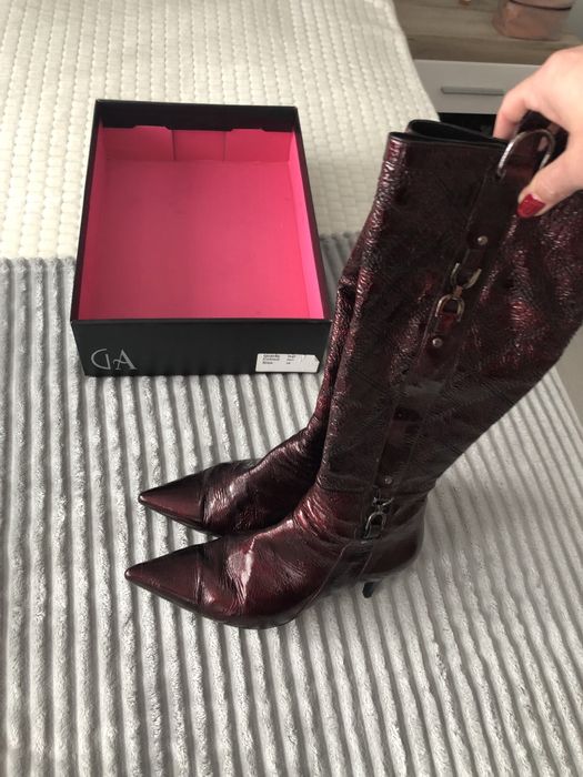 Дамски лачени ботуши