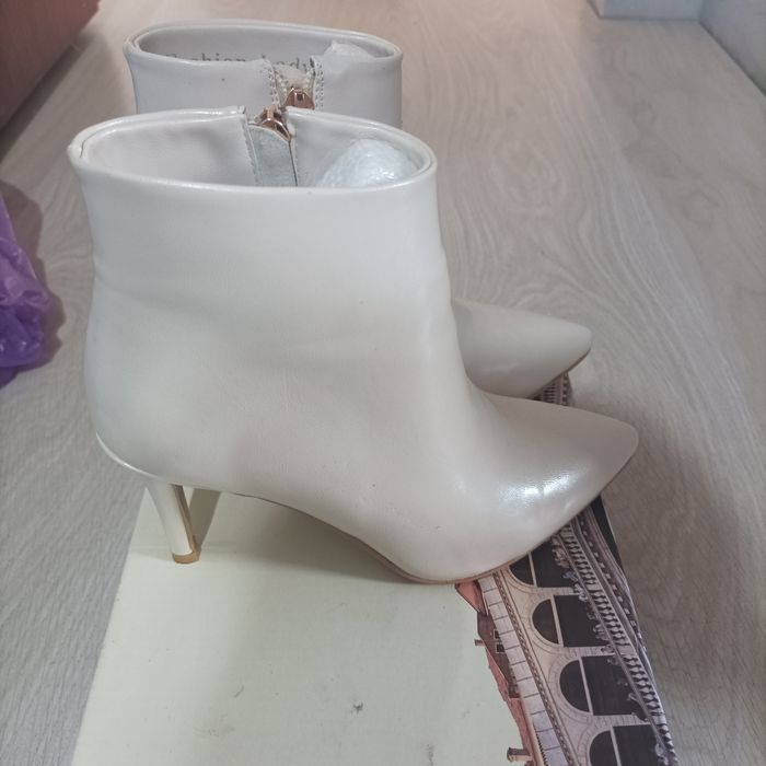 Продам сапожки размер 35-36