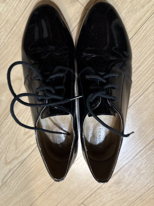 Продам  женские ботинки школьницам