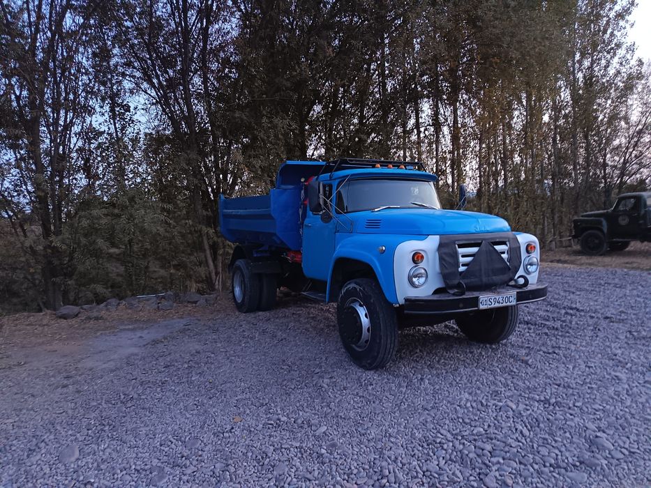 Zil 130 Maskoviskiy kuzuf srochniy sotiladi