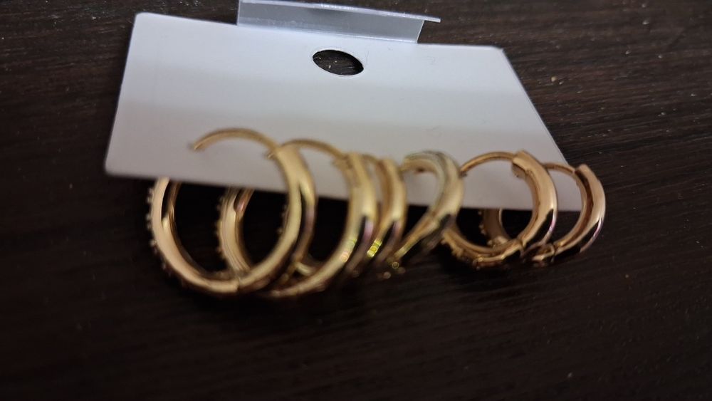 Продам серьги бижутерия