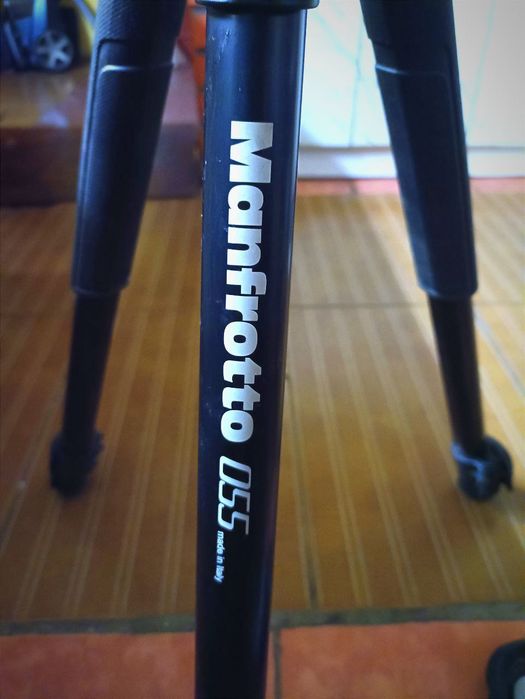 Продам б/у штатив Manfrotto mk055Pro3-3w