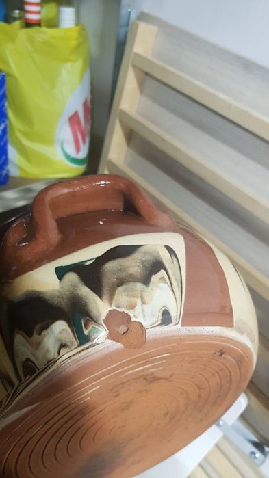 Голям глинен съд