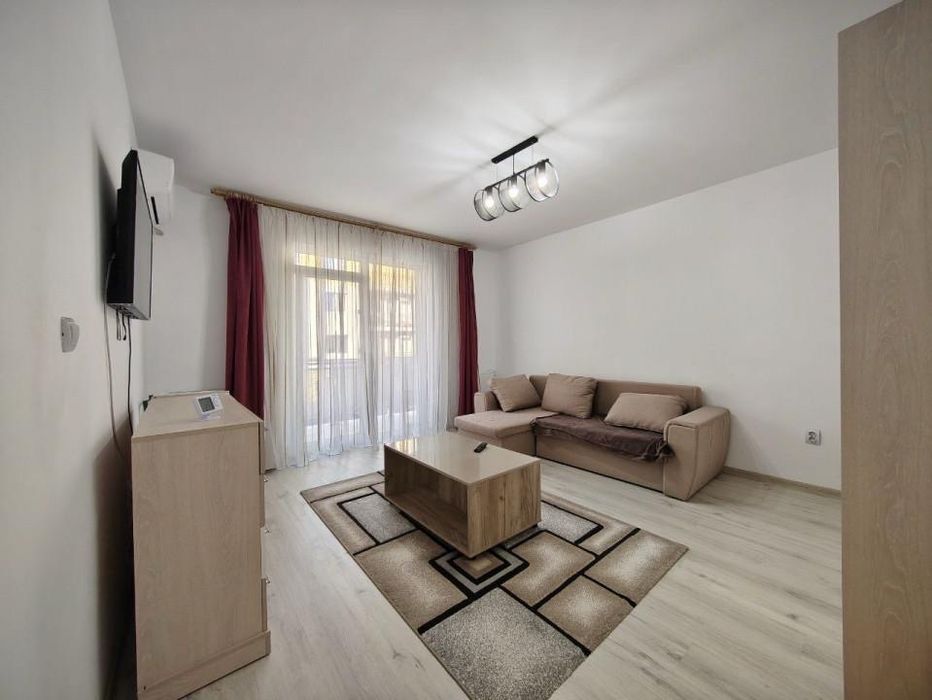 Inchiriez apartament cu o camera decomandat 38mp Giroc