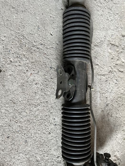 Продам на Ауди а6 рулевую рейку