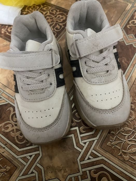 Детские кроссовки 25 размер