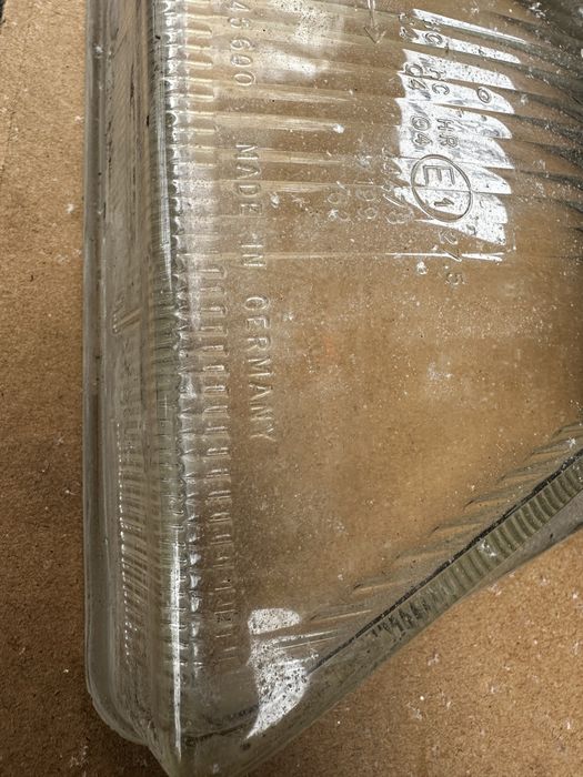 Стекло фар.