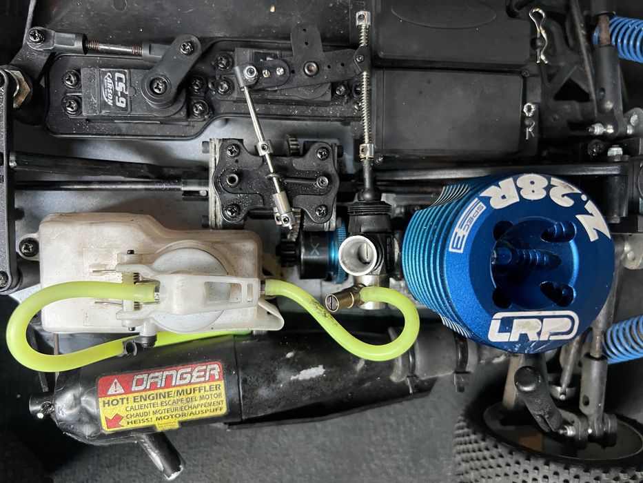 Masinuta curse cu motor