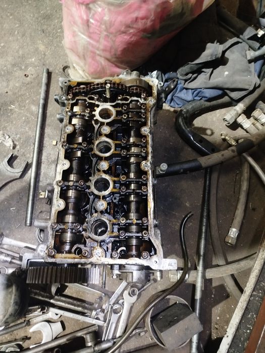 Глава АУДИ А4 продавам