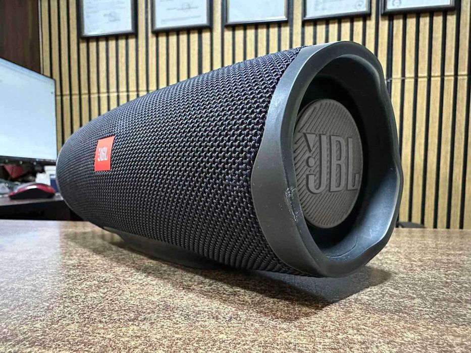 Портативна колонка JBL - Charge 4, водоустойчива