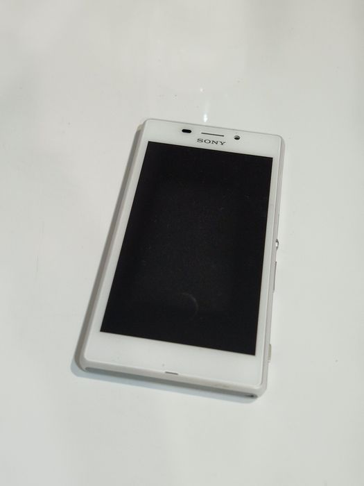 Telefon Sony Xperia M cu probleme.  Se vinde pentru piese sau colecție