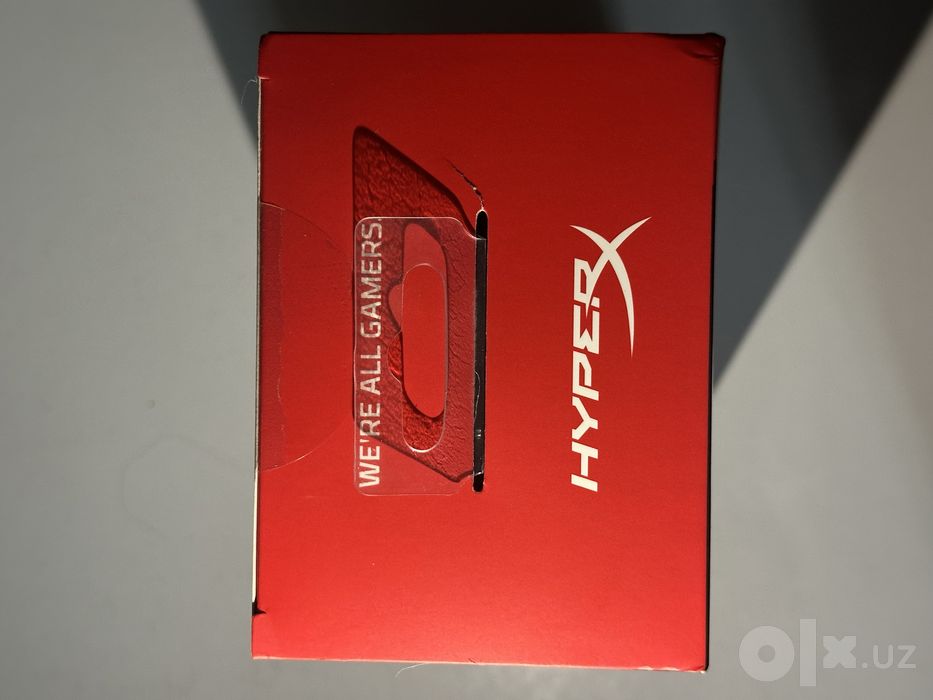 HyperX SoloCast — новый, запечатанный.