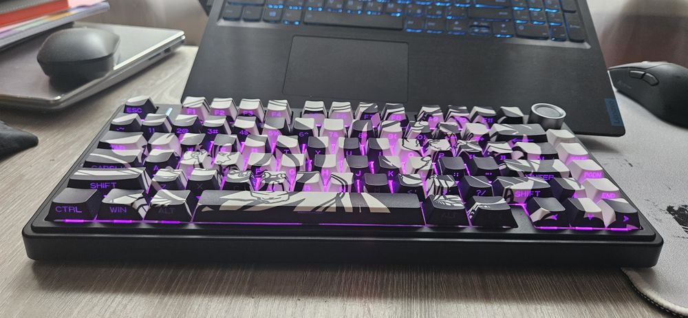 Продам клавиатуру аула ф75