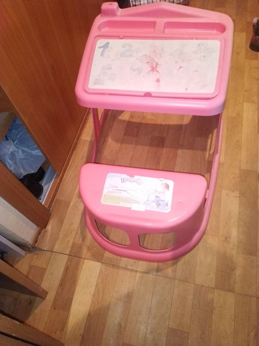 Парта для начинающих школьников