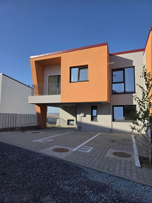 Apartament 2 camere, 49 mp, Apahida — vilă 3 ap., 15 min Cluj, 94.860€