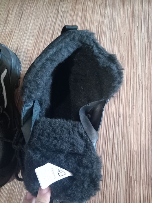 Продам зимние ботинки