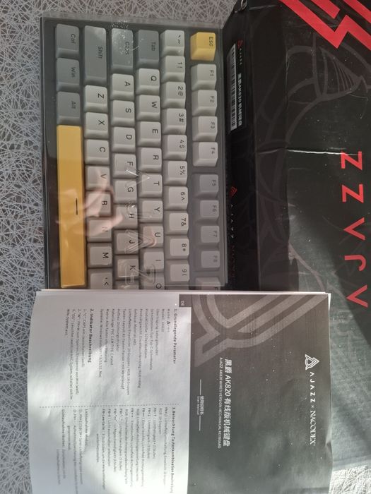 Продам клавиатуру ajazz ak820 новая