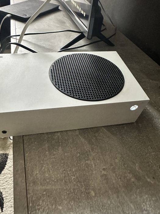 Vând Xbox series s