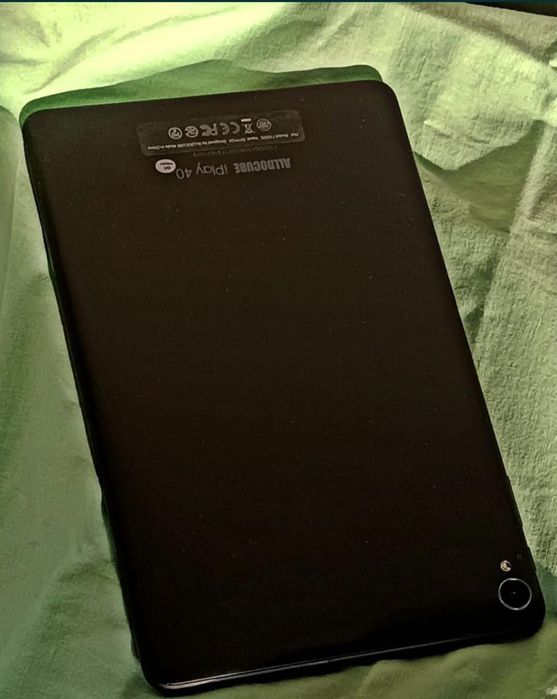 ПРОДАМ планшет с чехлом