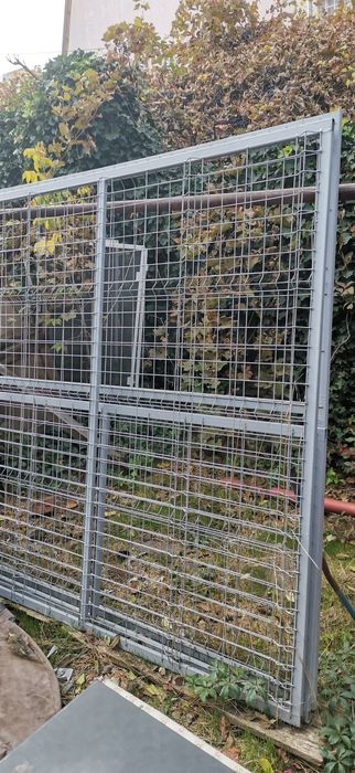 Porți plasa bordurata