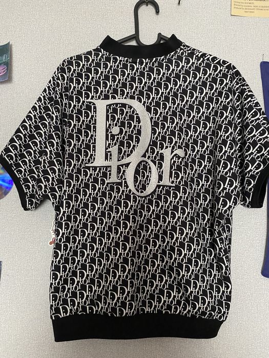 Продаю костюм Dior