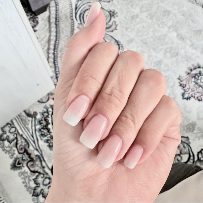 Маникюр и педикюр с выездом на дом