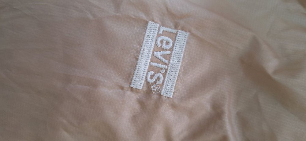 Geaca Levi's originala din puf