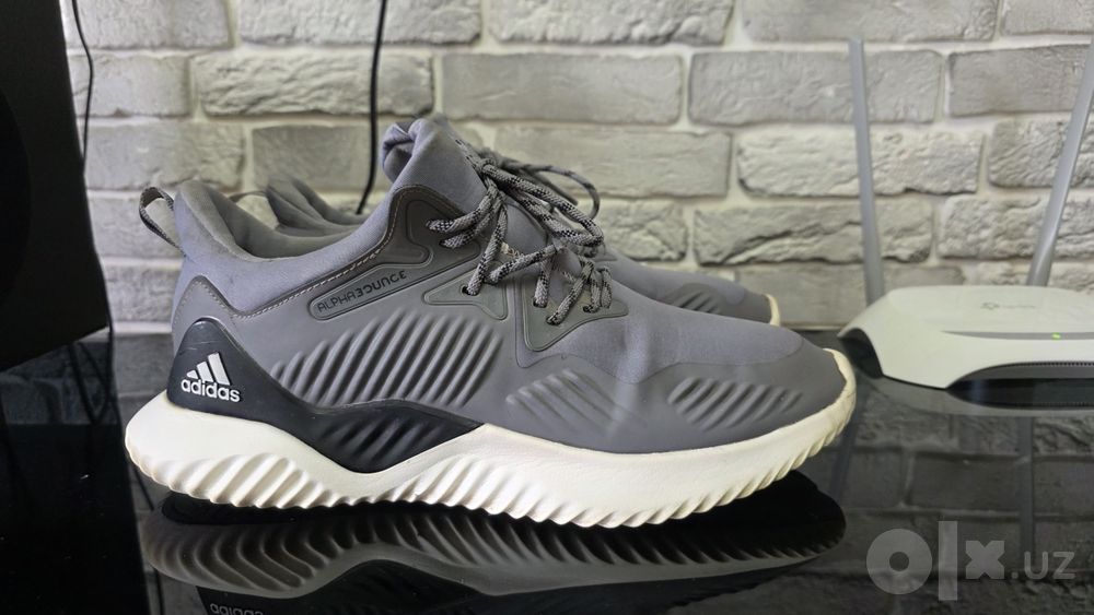 Оригинальные кроссы adidas