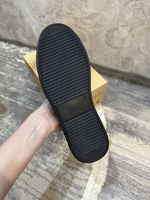 Кожаные кеды кроссовки