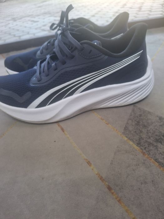 Продам кроссовки новые.