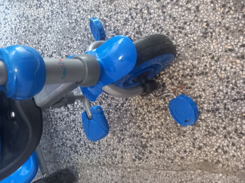 Детска триколка със сенник