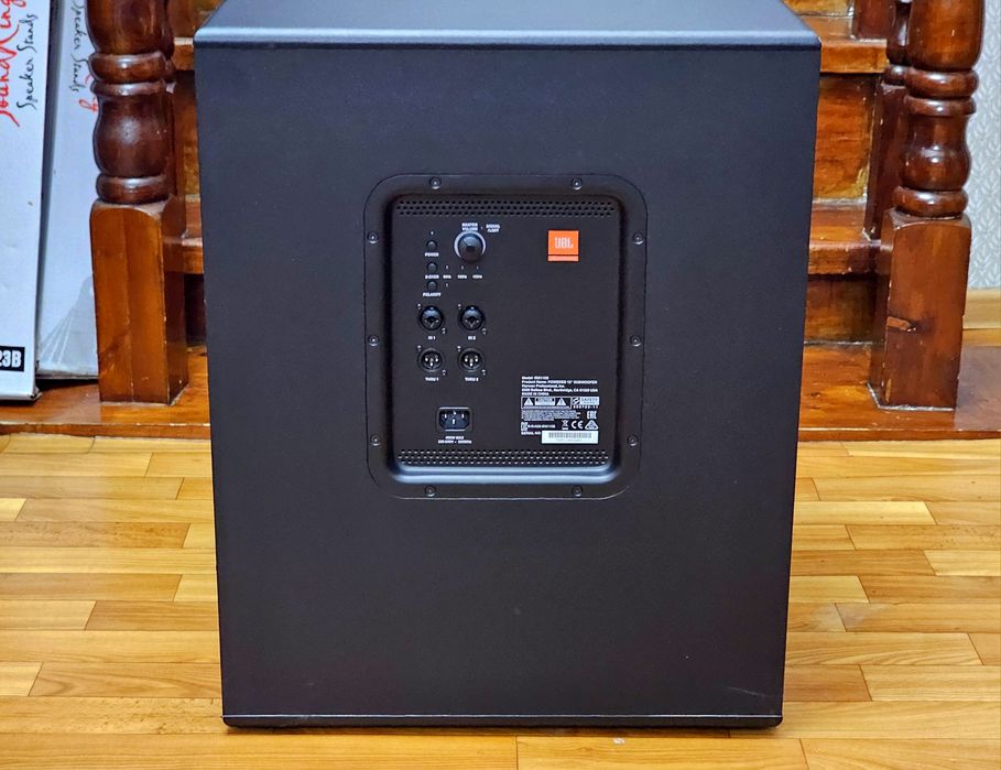 Активный сабвуфер JBL IRX115S