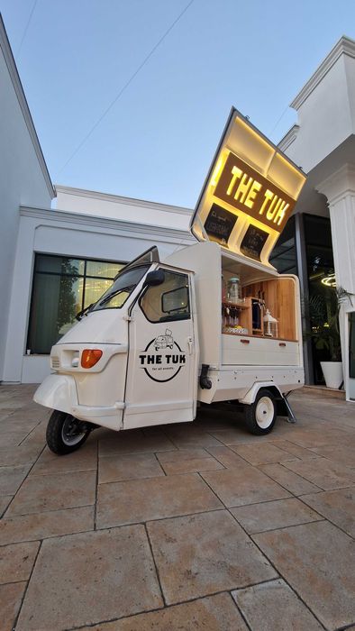 The Tuk Cigar Bar / Lemonade Bar / Prosecco Bar Bucuresti Sectorul 5